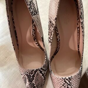 Charlotte Russe Black & White Snakeskin Pointed Toe Pumps Stilettos Size 10 New